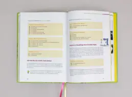 Buch-Doppelseite mit DIY-Rezepturen